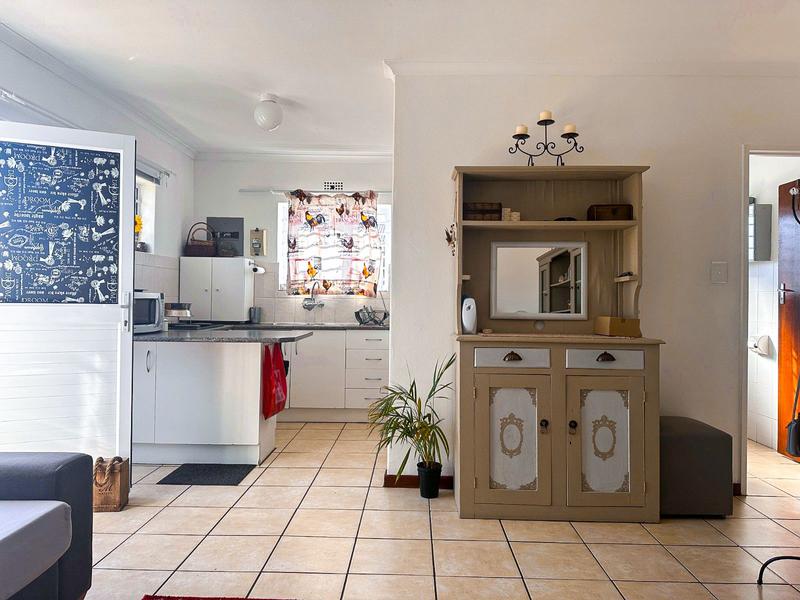 2 Bedroom Property for Sale in Oakglen Western Cape